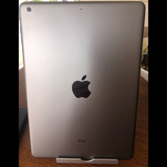 Apple Other - iPad Air silver used